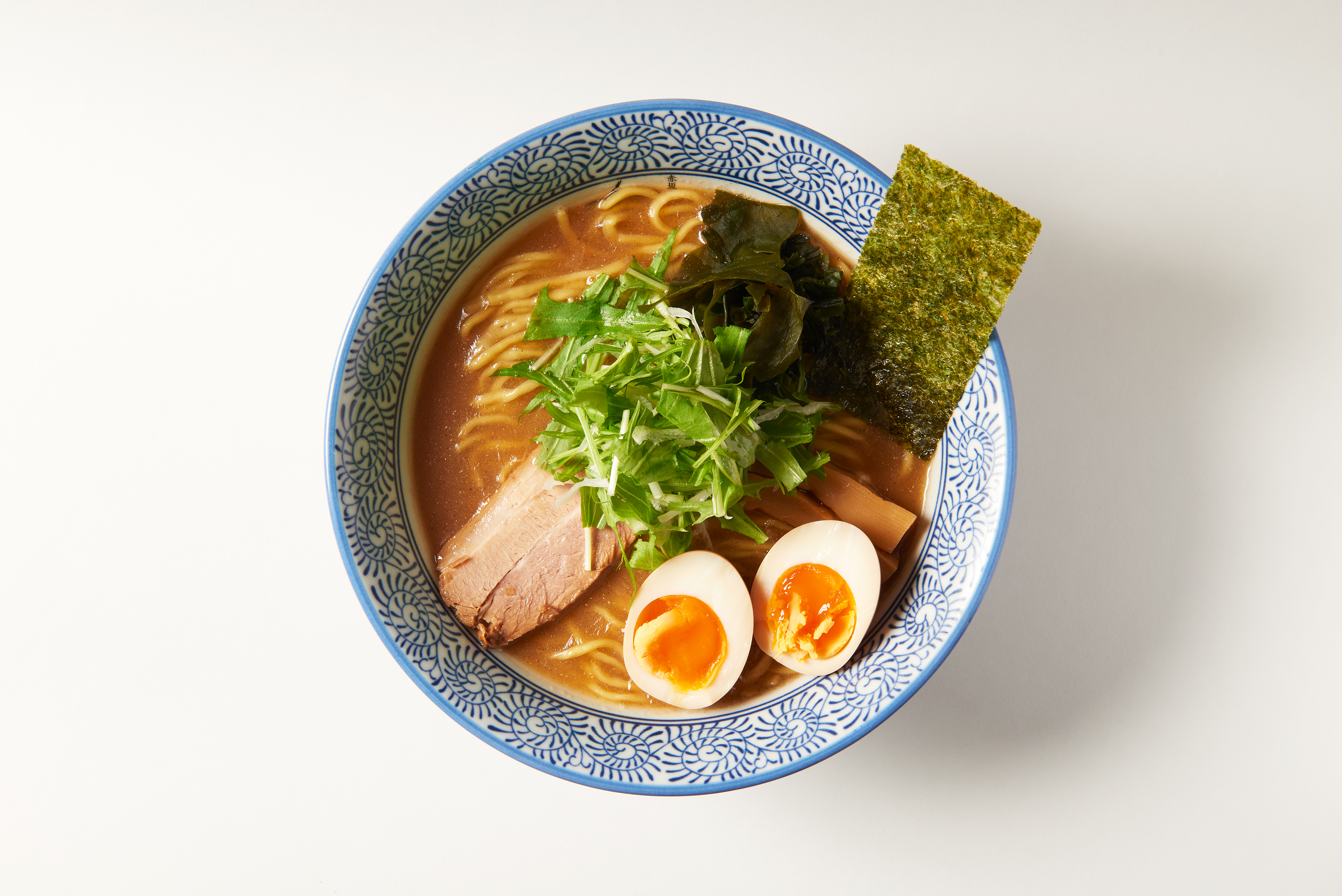 半熟煮玉子芳醇あごだし醬油らーめん